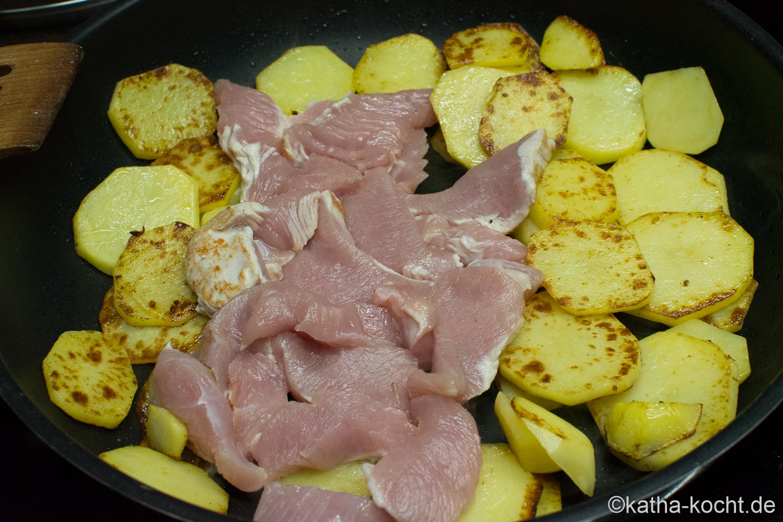 Puten-Kartoffelpfanne mit Steinpilzcreme - Katha-kocht!