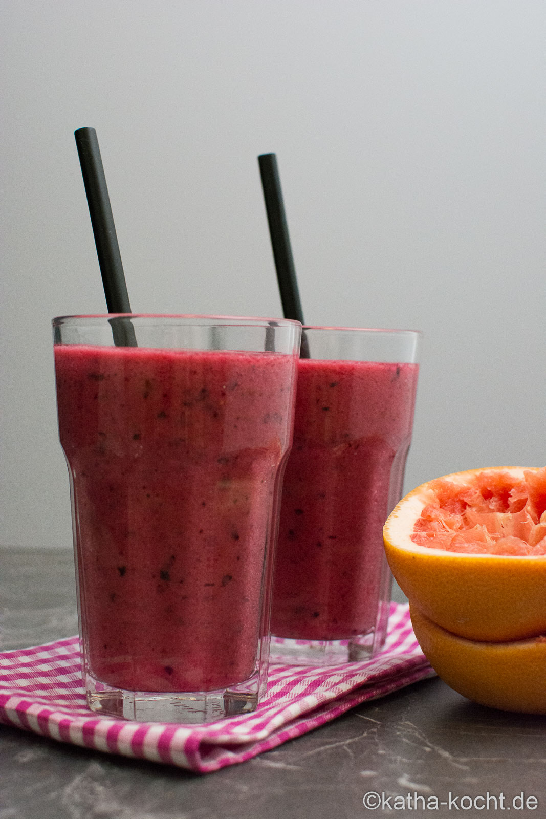 Waldfrucht-Grapefruit Smoothie - Katha-kocht!