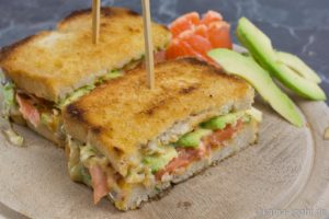 Avocado-Lachs Sandwich mit Chili-Koriander Mayonnaise