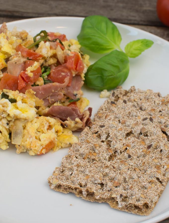 Rührei ohne Fett braten - ein leckeres Frühstück