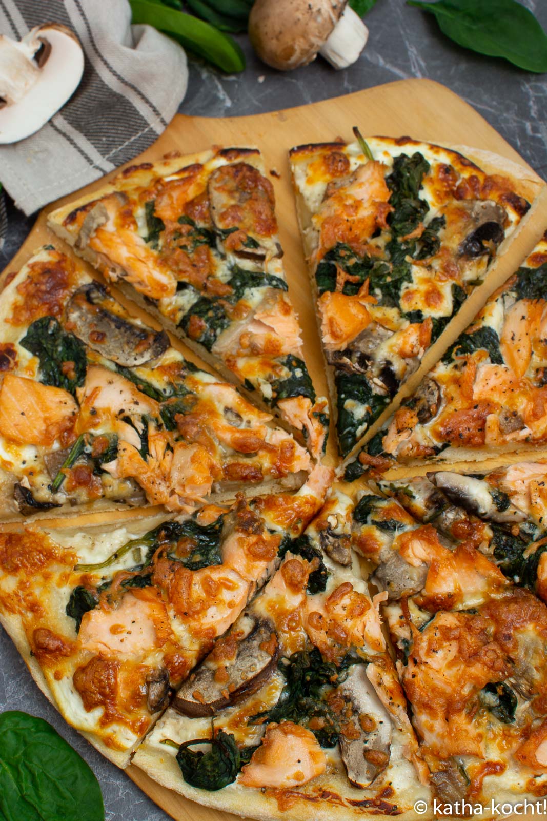 Pizza Mit Lachs Und Spinat