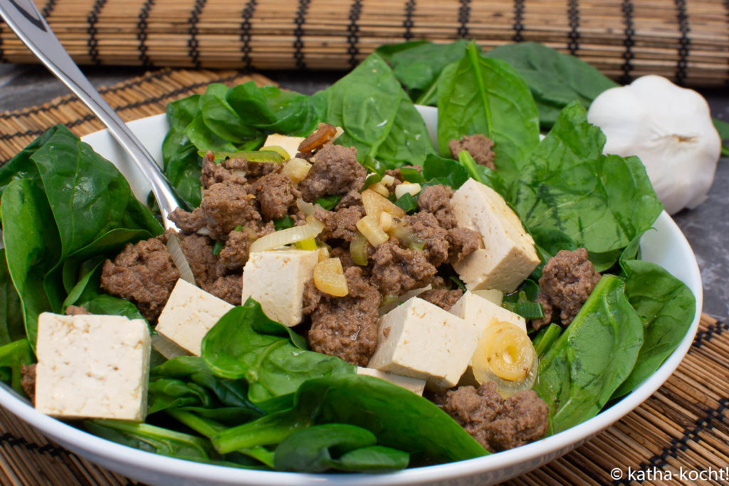 Scharfer Hackfleisch-Tofu Topf