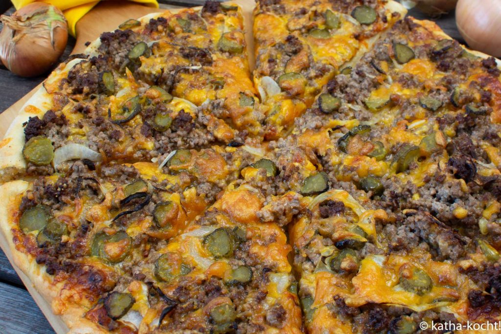 Cheeseburger Pizza