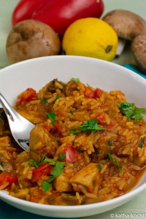 Thunfisch-Reistopf mit Tomatensauce