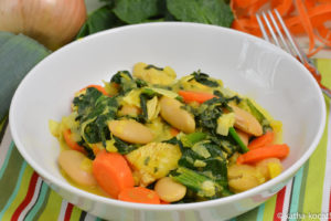 Kokos-Currytopf mit weißen BOhnen und Hähnchen