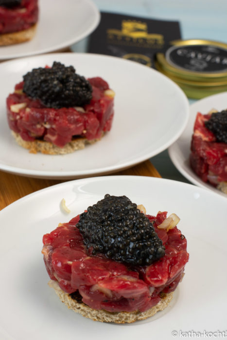 Attilus Kaviar auf Dry Aged Beef Tartar