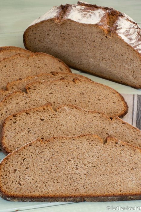 Sauerteigbrot mit Hafermehl aus dem Topf