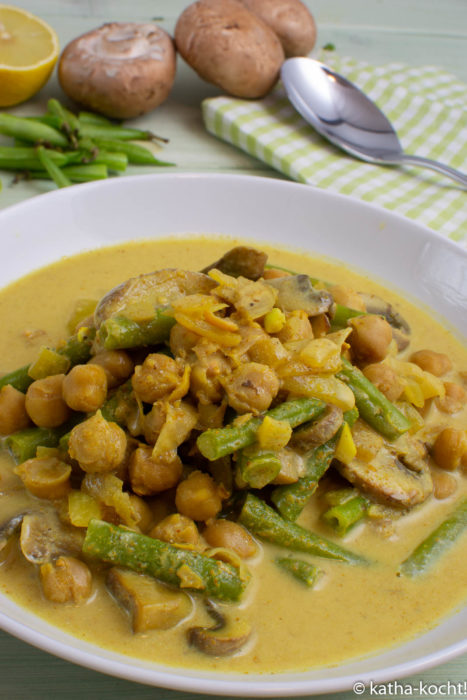 Schnelles Bohnen-Kichererbsencurry mit Joghurt (