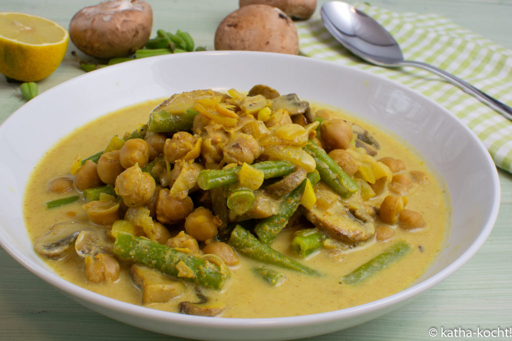 Schnelles Bohnen-Kichererbsencurry mit Joghurt (