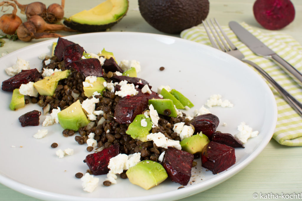 Linsensalat mit Avocado und roter Bete