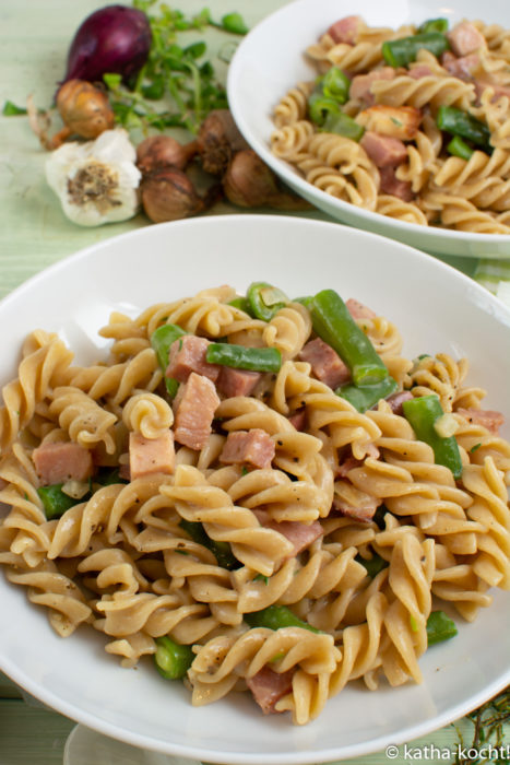 Pasta mit Bohnen und Kochschinken