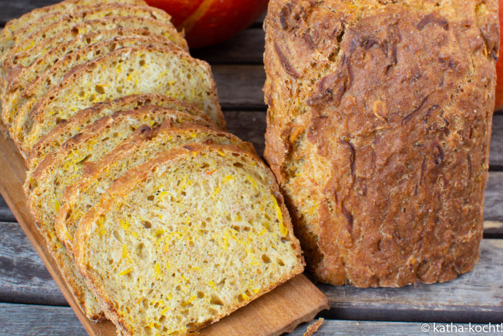 Dinkelbrot mit Kürbis und Ei