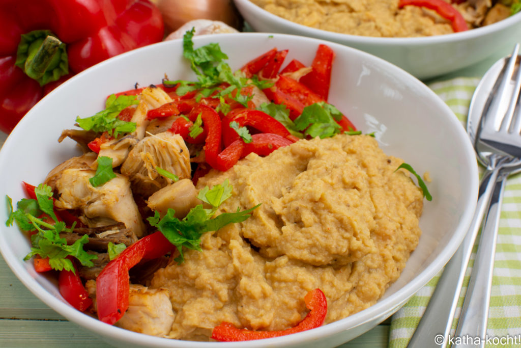 Schnelle Hähnchen-Paprikapfanne mit Auberginen-Hummus - Katha-kocht!