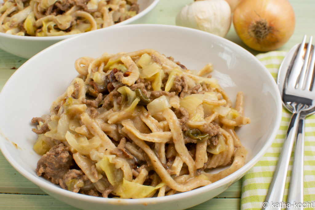 Spätzlepfanne mit Hackfleisch und Spitzkohl - Katha-kocht!