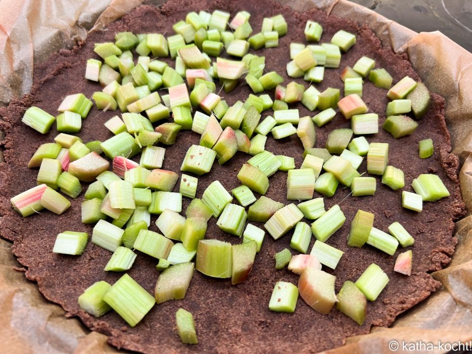 Schokoladen-Rhabarberkuchen mit Schmandguss