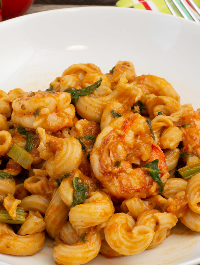 Pasta mit Garnelen und getrockneten Tomaten