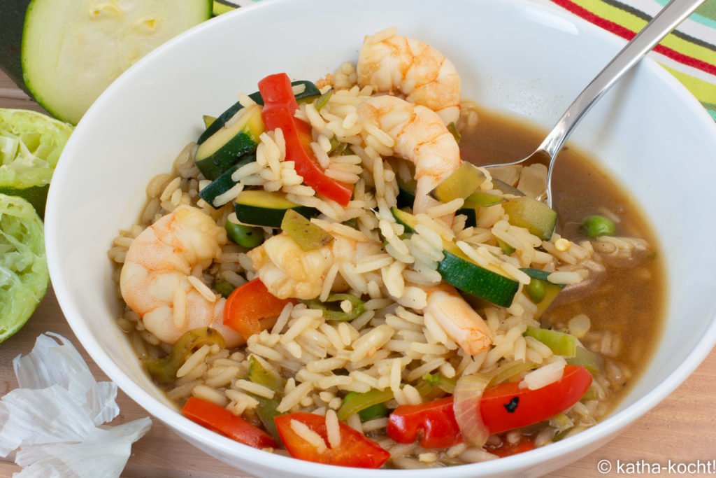 Garnelen-Curry mit Reis und Zucchini 