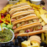 Hot Dog Charcuterieplatte zum Football