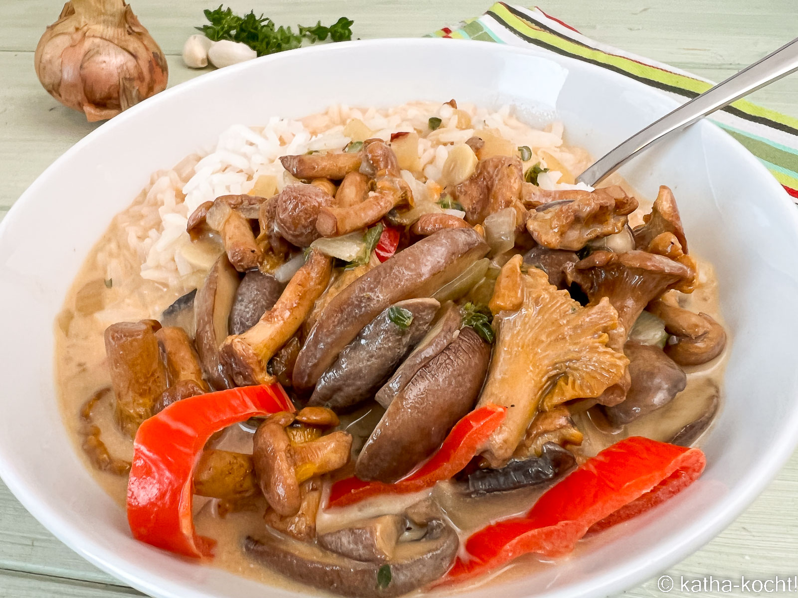 Paprika-Pilzpfanne mit Reis - Katha-kocht!