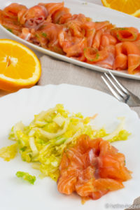 Gebeizter Orangen-Dill Lachs auf Chinakohlsalat