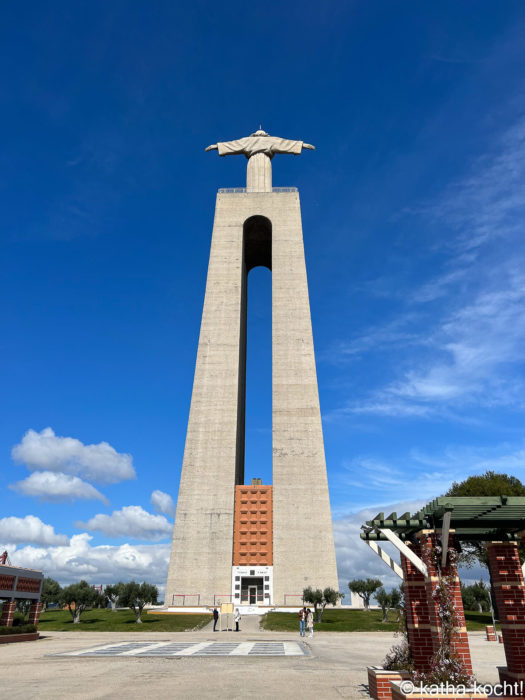 Santuario  de Cristo Rei - Portugal mit Kind - Lissabon