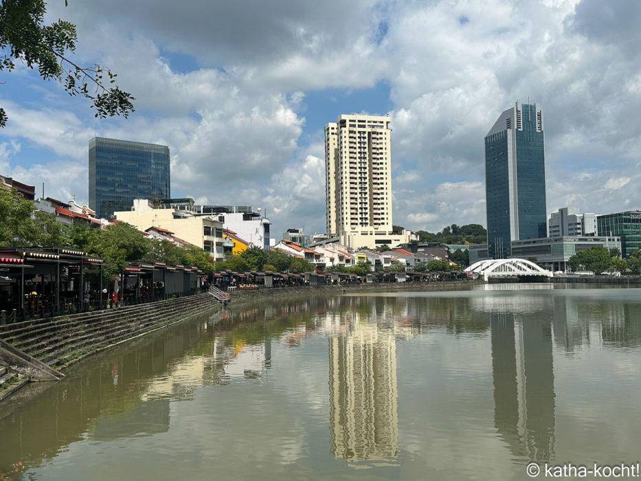 In Singapur am Wasser sitzen - Stop Over in Singapur