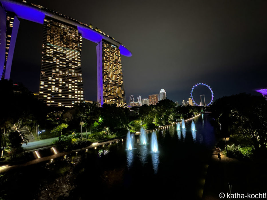 Marina Bay Sands Hotel bei Nacht - Singapur mit Kind