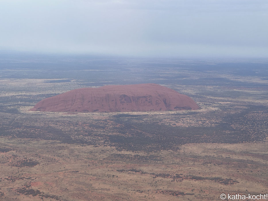 Uluru aus der Luft im Anflug