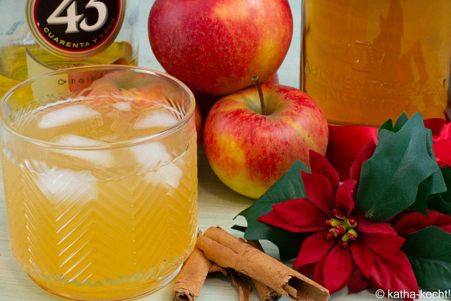 Winterlicher Apfel-Whisky Cocktail - Katha-kocht! Winterlicher Apfel-Whisky Cocktail - Katha-kocht!